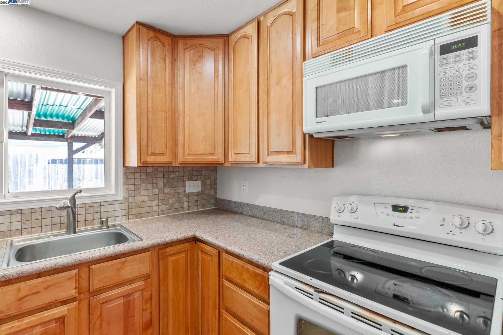 Detail Gallery Image 21 of 47 For 368 Helen Way, Livermore,  CA 94550 - 3 Beds | 2 Baths