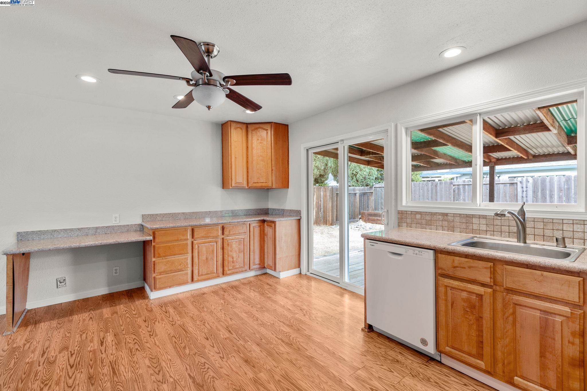 Detail Gallery Image 24 of 47 For 368 Helen Way, Livermore,  CA 94550 - 3 Beds | 2 Baths