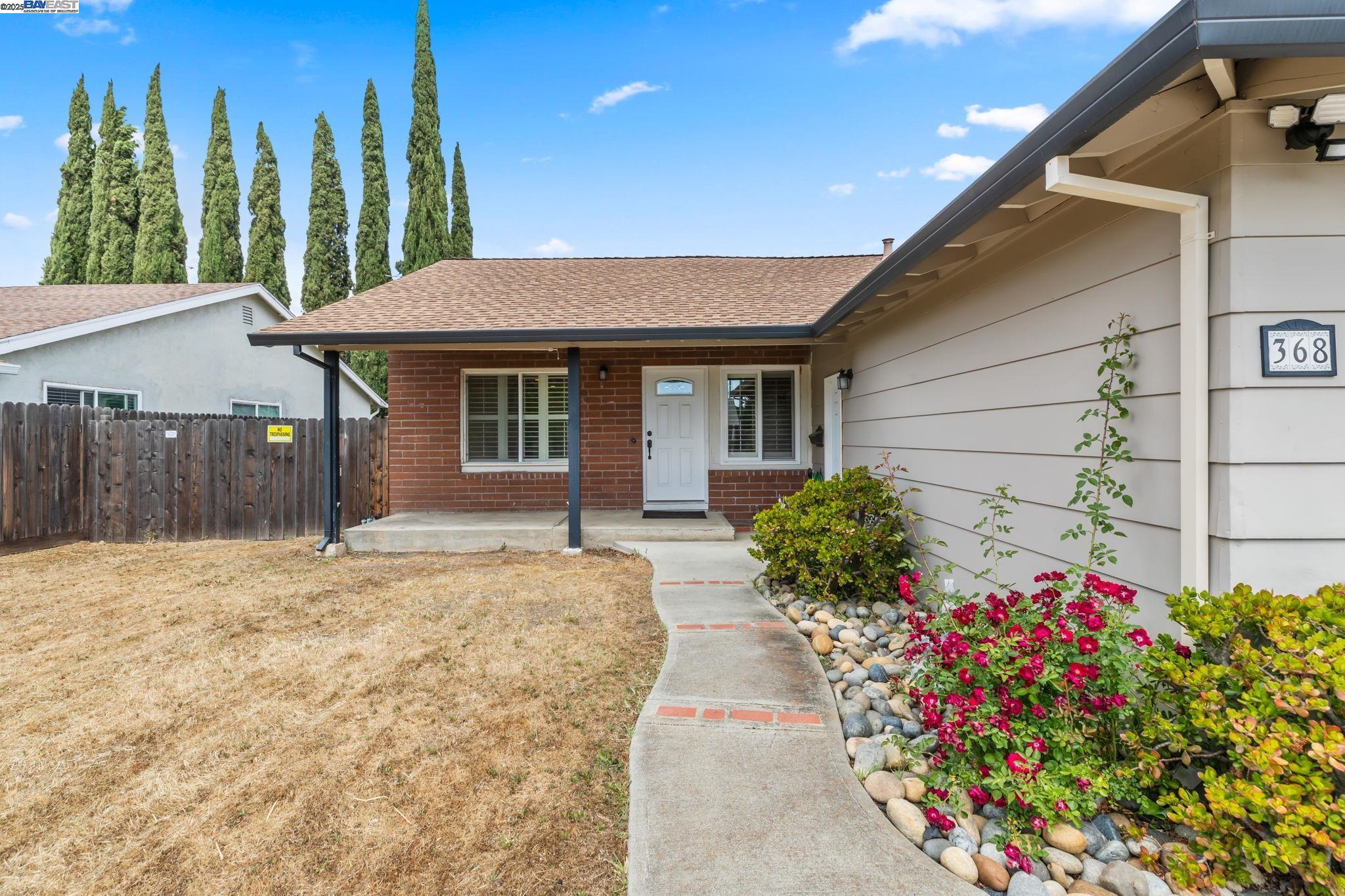 Detail Gallery Image 4 of 47 For 368 Helen Way, Livermore,  CA 94550 - 3 Beds | 2 Baths