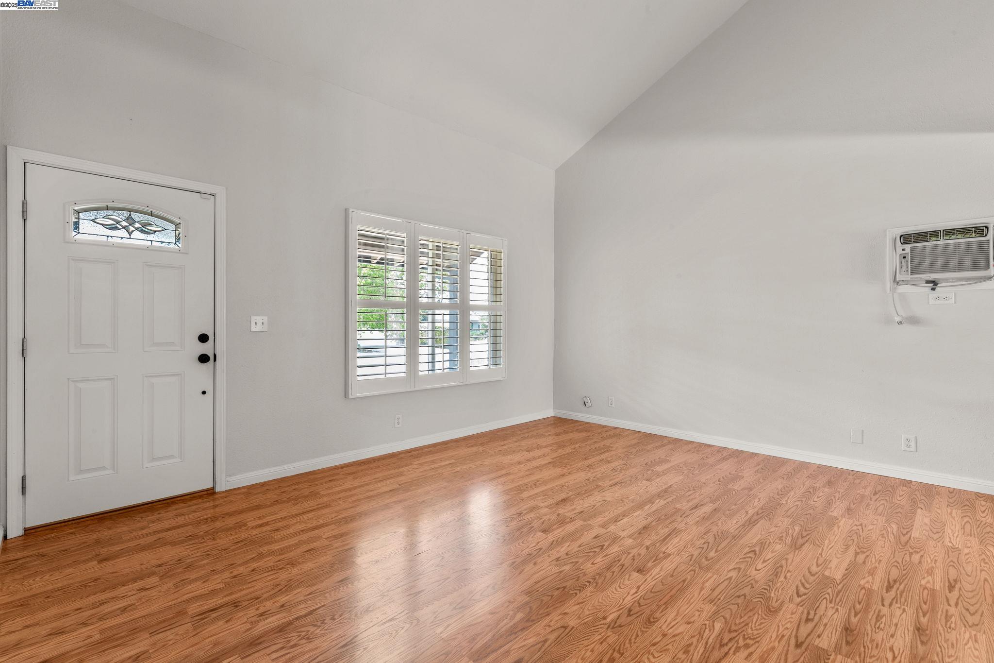 Detail Gallery Image 9 of 47 For 368 Helen Way, Livermore,  CA 94550 - 3 Beds | 2 Baths