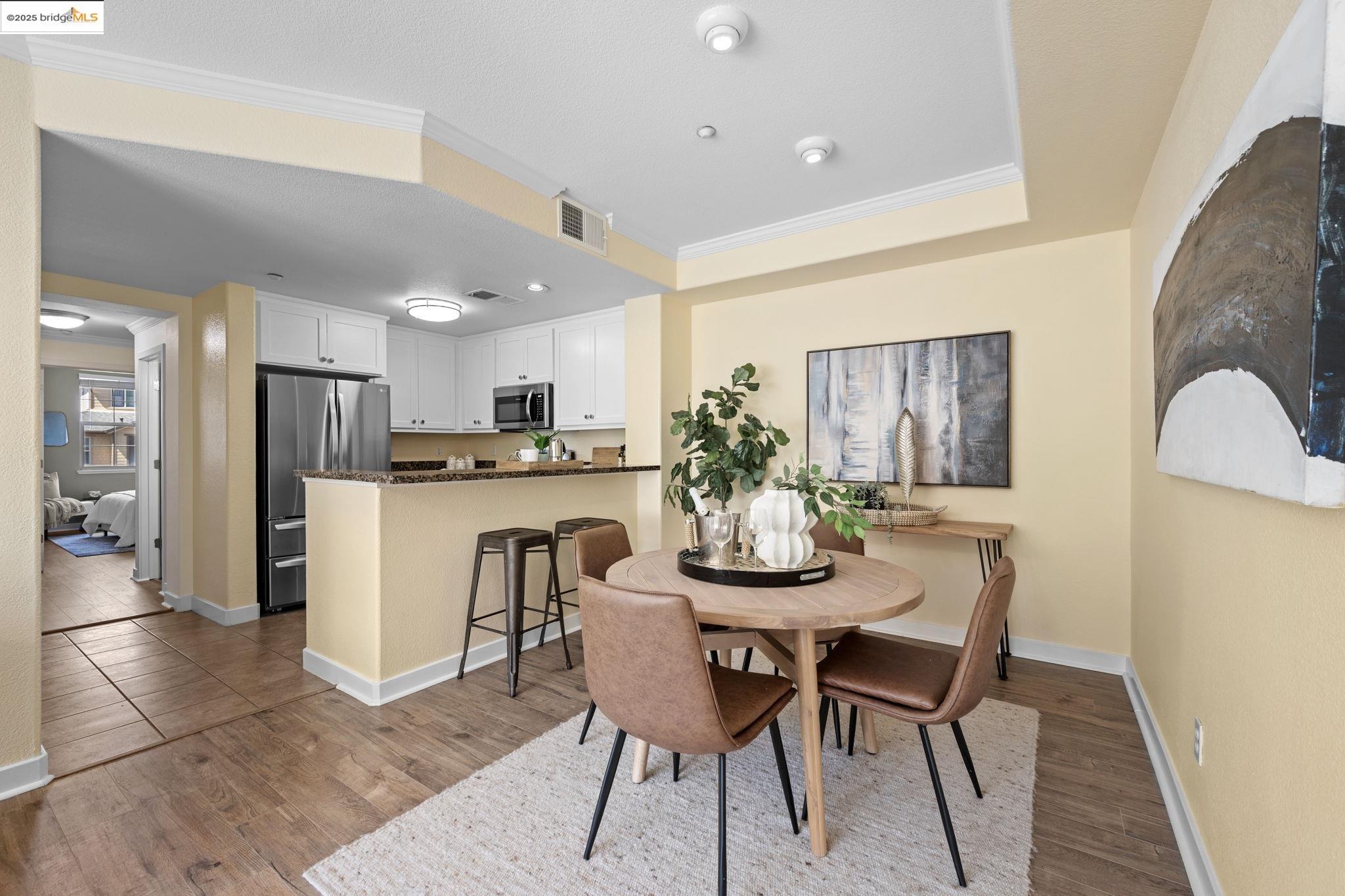 Detail Gallery Image 13 of 60 For 6132 Old Quarry Loop, Oakland,  CA 94605 - 2 Beds | 2 Baths