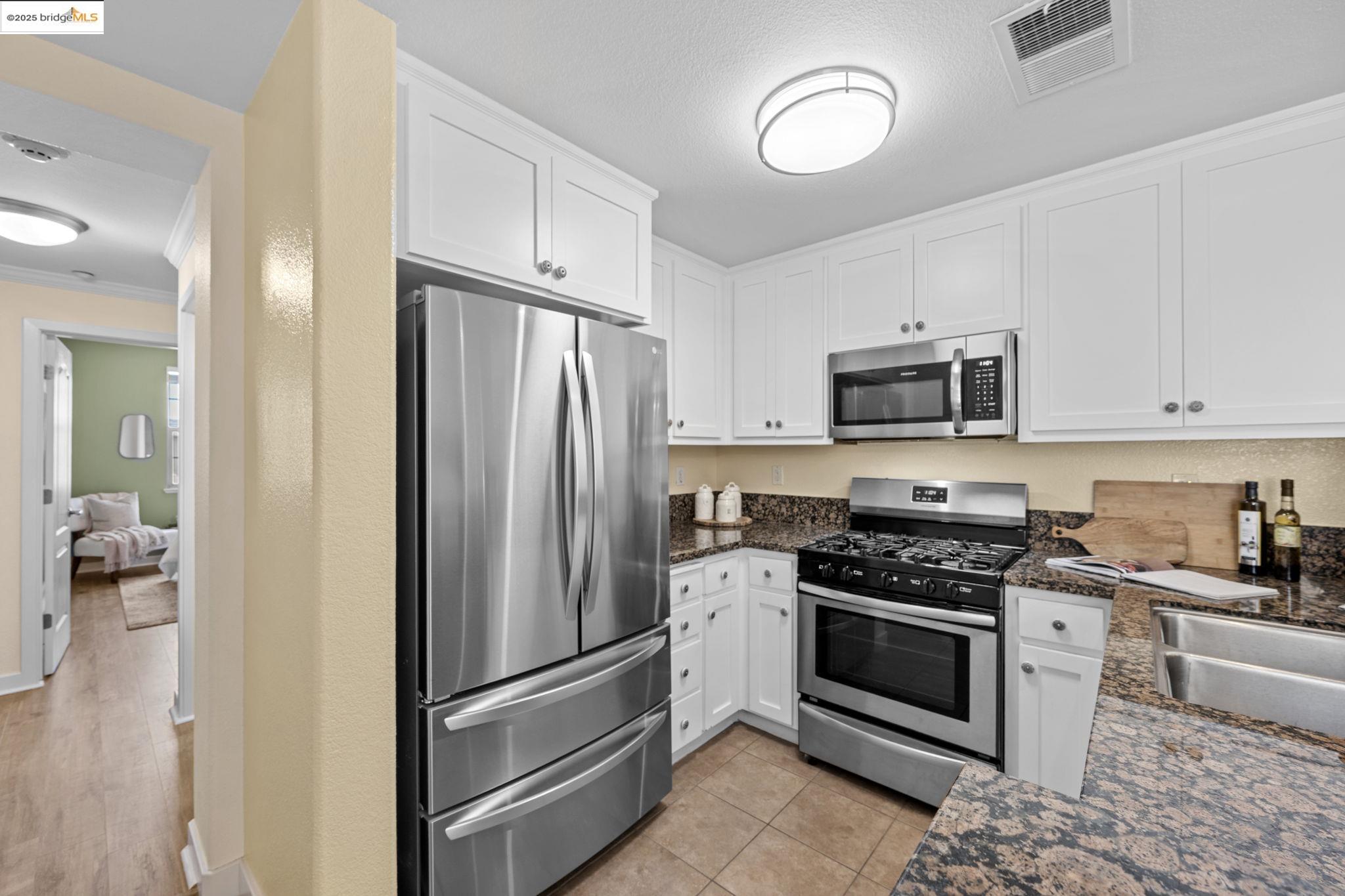 Detail Gallery Image 17 of 60 For 6132 Old Quarry Loop, Oakland,  CA 94605 - 2 Beds | 2 Baths