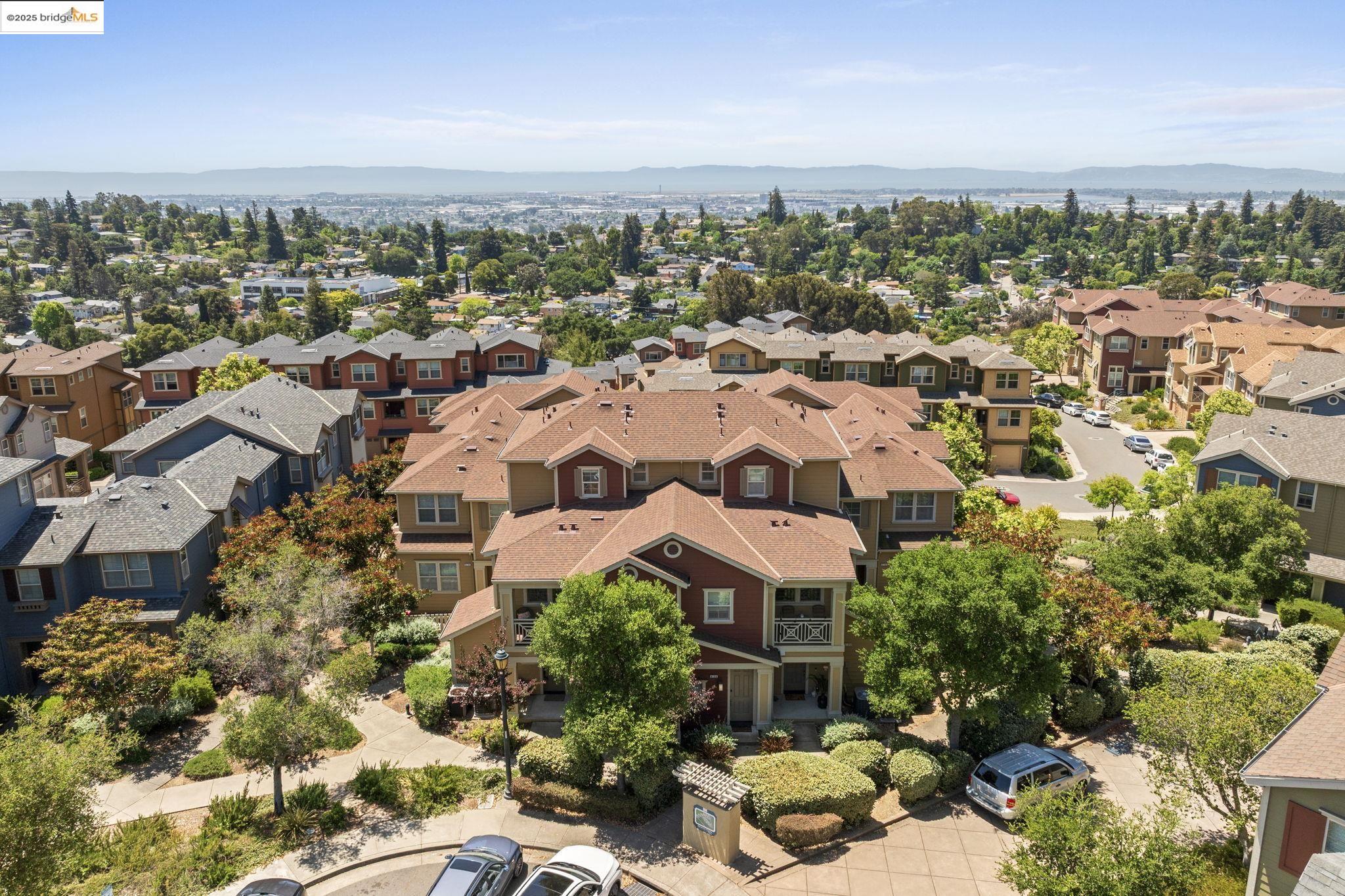 Detail Gallery Image 5 of 60 For 6132 Old Quarry Loop, Oakland,  CA 94605 - 2 Beds | 2 Baths