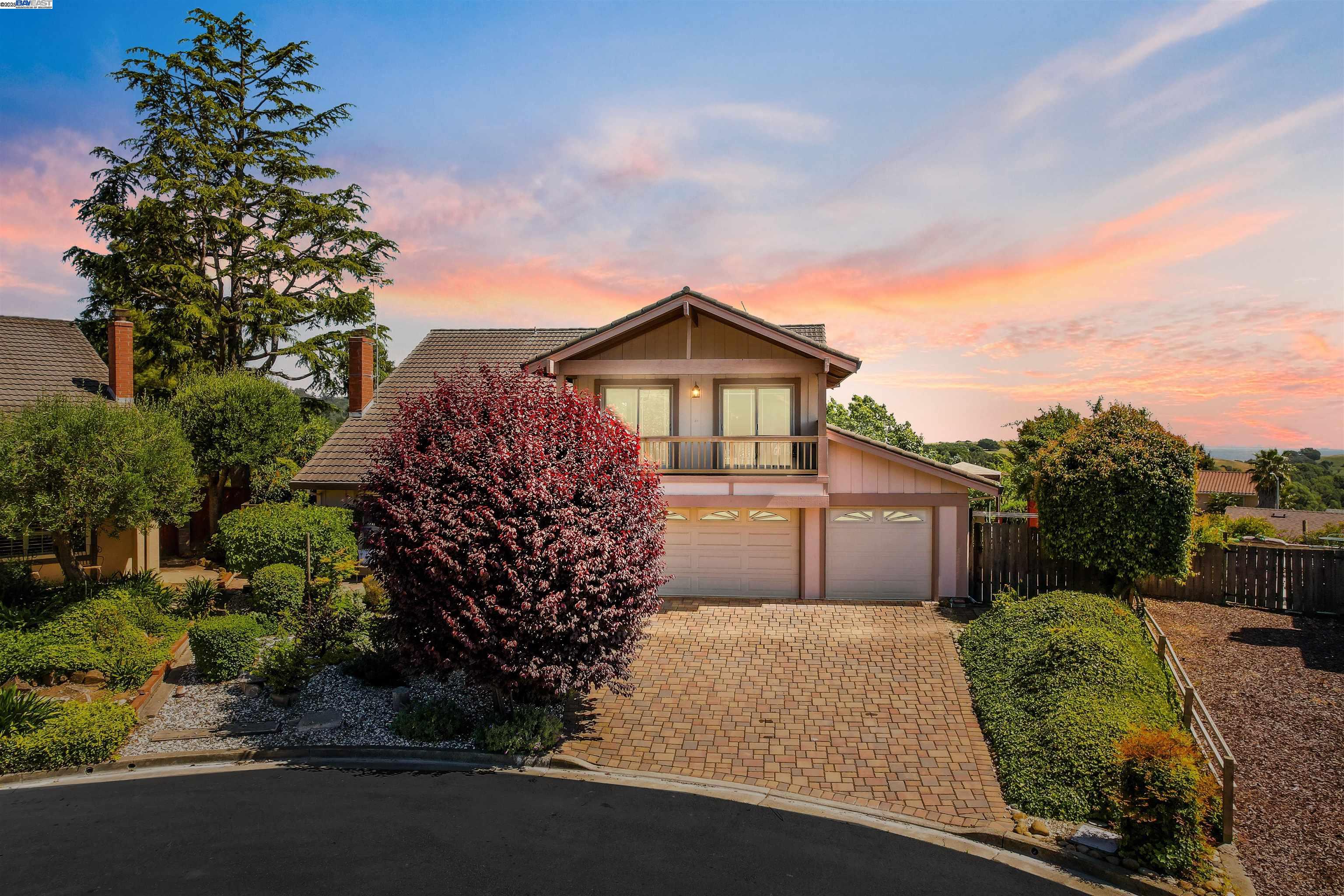 Detail Gallery Image 1 of 50 For 3589 Sentinel Ct, Hayward,  CA 94542 - 4 Beds | 3 Baths