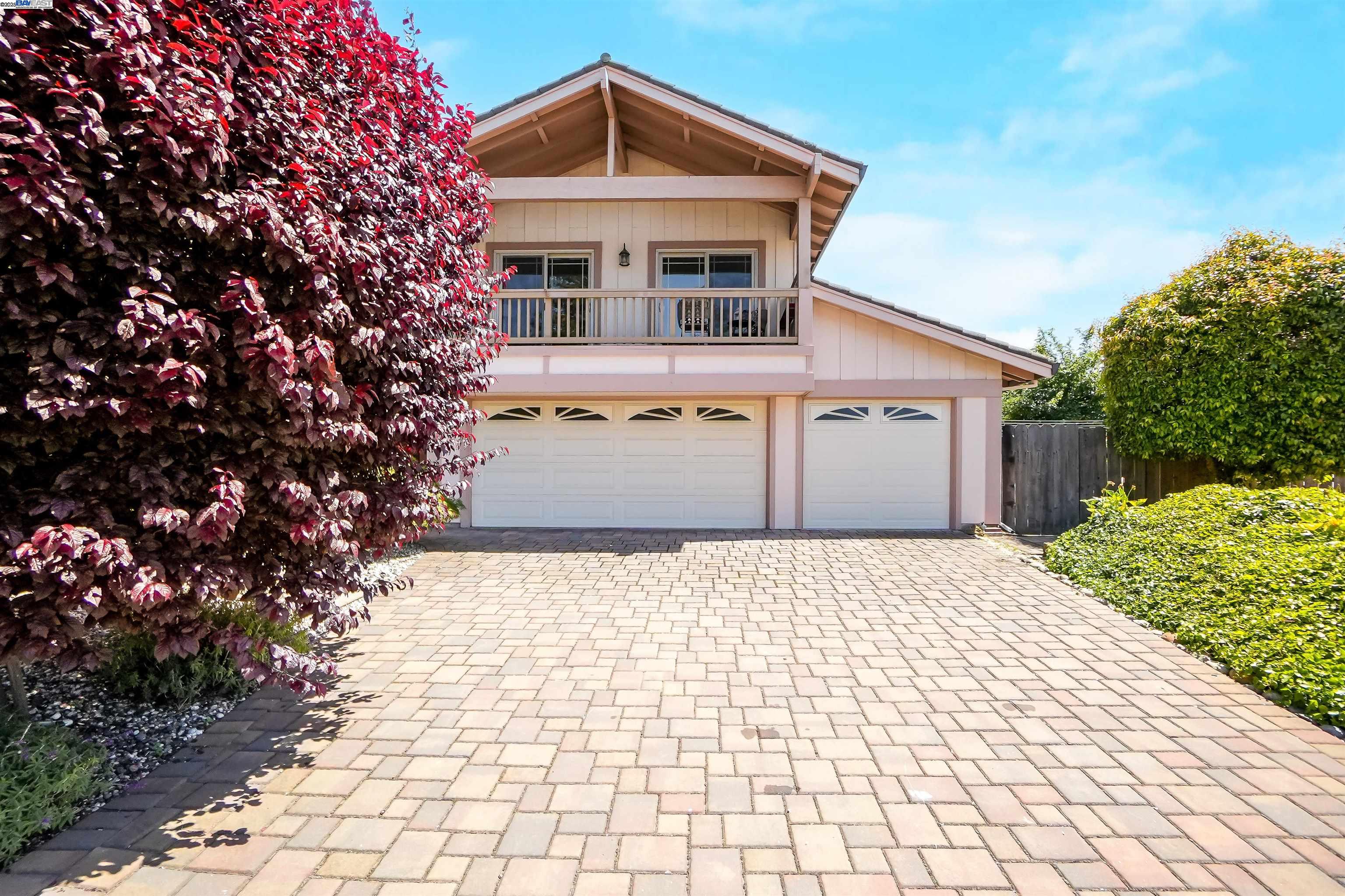 Detail Gallery Image 2 of 50 For 3589 Sentinel Ct, Hayward,  CA 94542 - 4 Beds | 3 Baths