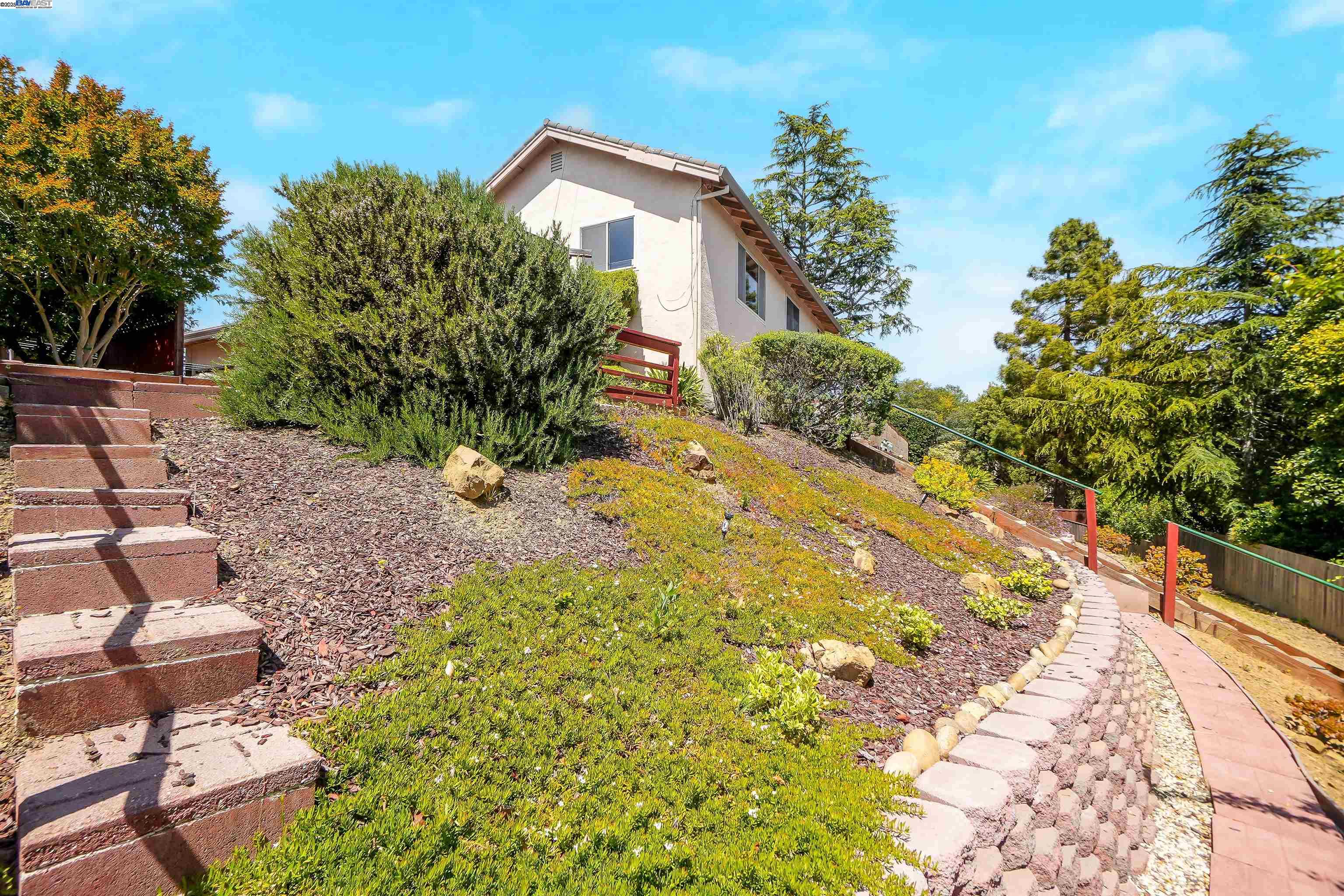 Detail Gallery Image 42 of 50 For 3589 Sentinel Ct, Hayward,  CA 94542 - 4 Beds | 3 Baths