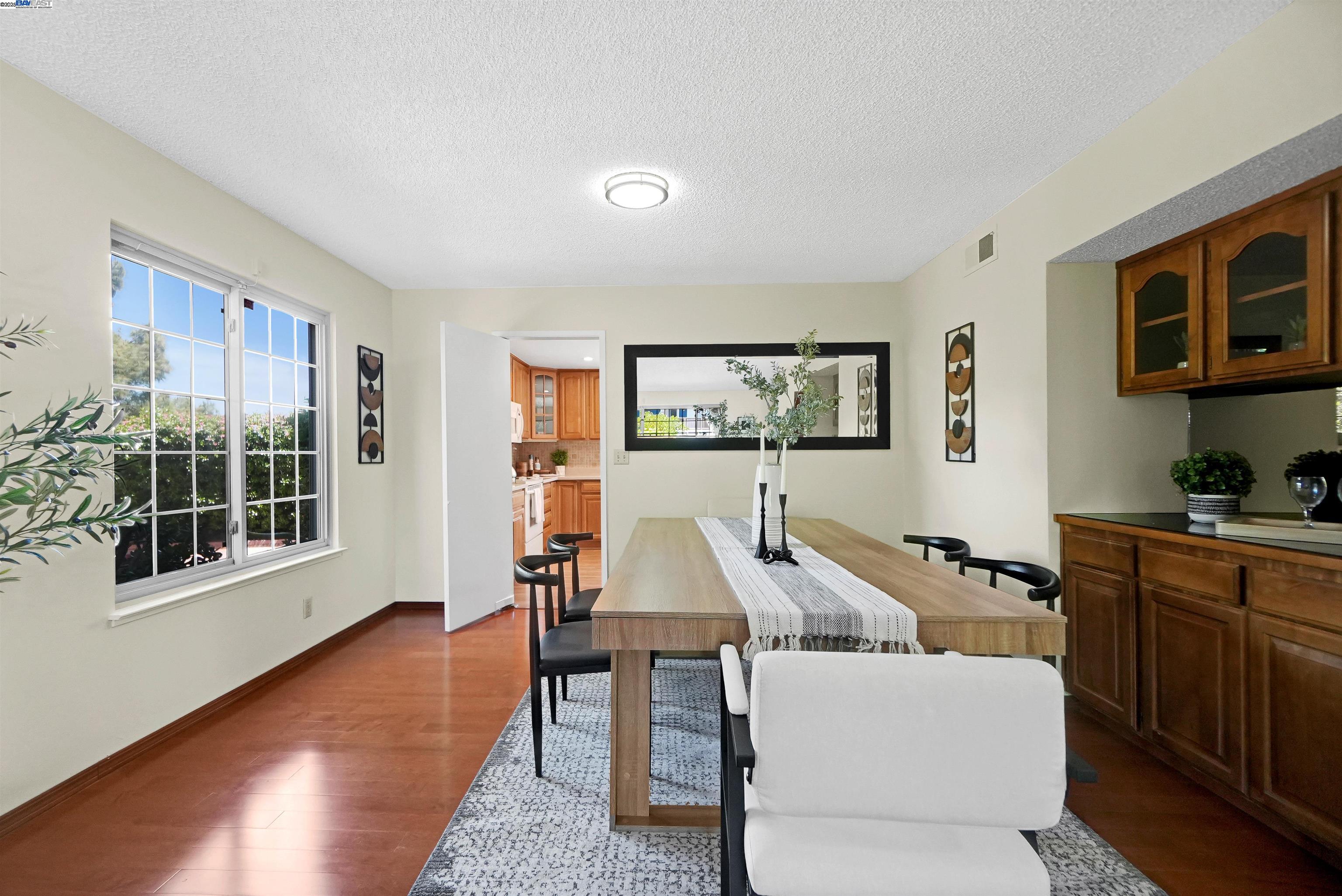 Detail Gallery Image 9 of 50 For 3589 Sentinel Ct, Hayward,  CA 94542 - 4 Beds | 3 Baths