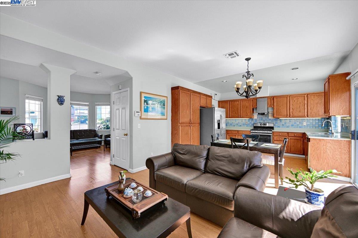 Detail Gallery Image 11 of 47 For 16230 Calypso Ct, San Leandro,  CA 94578 - 3 Beds | 2/1 Baths