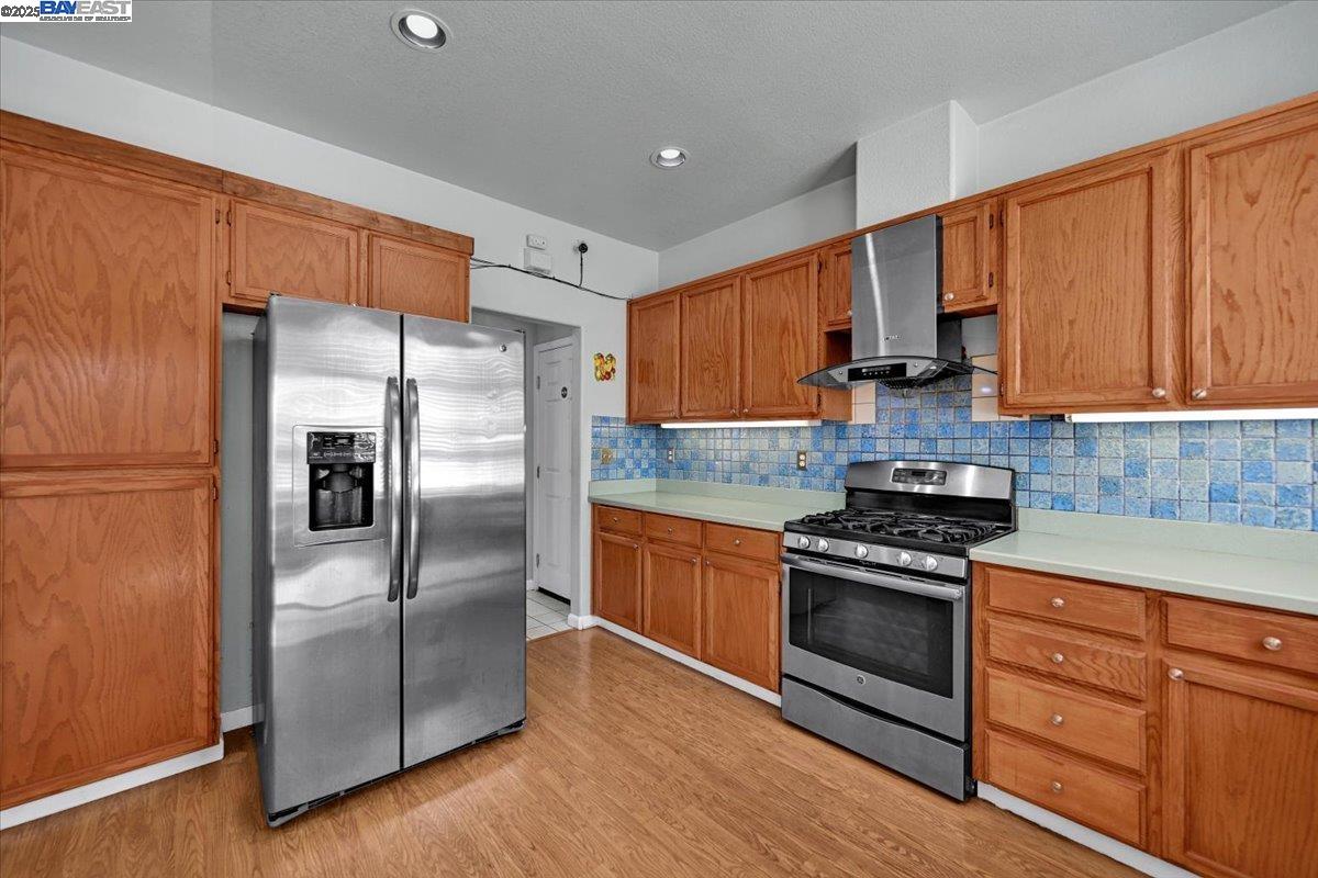 Detail Gallery Image 16 of 47 For 16230 Calypso Ct, San Leandro,  CA 94578 - 3 Beds | 2/1 Baths