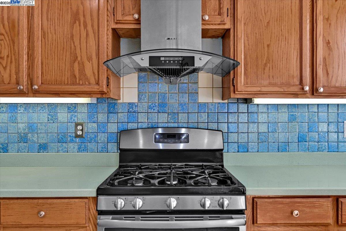 Detail Gallery Image 19 of 47 For 16230 Calypso Ct, San Leandro,  CA 94578 - 3 Beds | 2/1 Baths