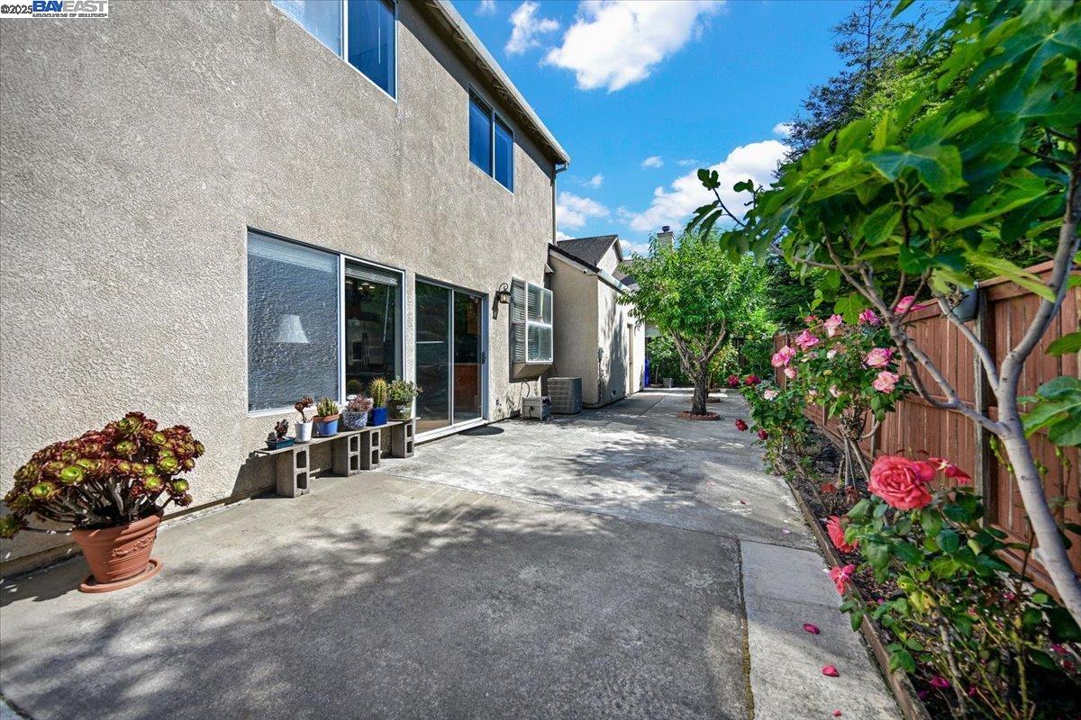 Detail Gallery Image 20 of 47 For 16230 Calypso Ct, San Leandro,  CA 94578 - 3 Beds | 2/1 Baths