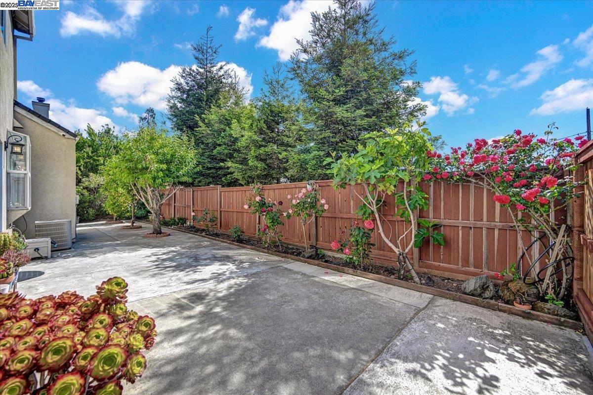 Detail Gallery Image 21 of 47 For 16230 Calypso Ct, San Leandro,  CA 94578 - 3 Beds | 2/1 Baths