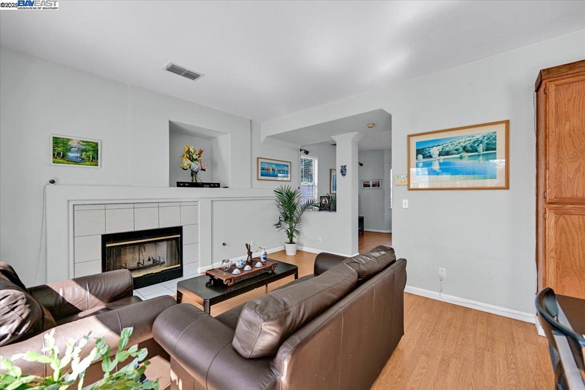 Detail Gallery Image 8 of 47 For 16230 Calypso Ct, San Leandro,  CA 94578 - 3 Beds | 2/1 Baths