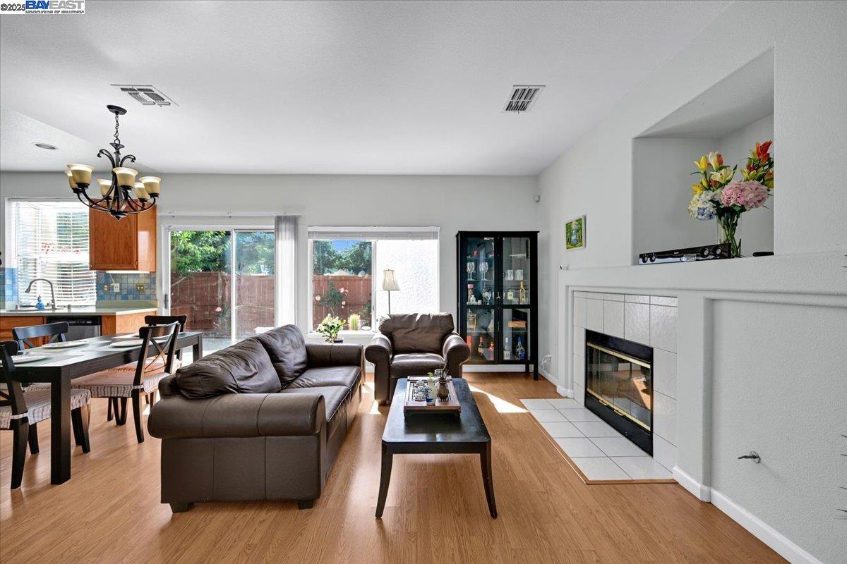 Detail Gallery Image 9 of 47 For 16230 Calypso Ct, San Leandro,  CA 94578 - 3 Beds | 2/1 Baths