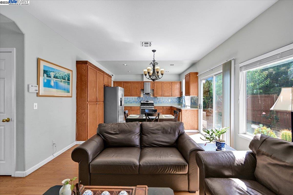 Detail Gallery Image 10 of 47 For 16230 Calypso Ct, San Leandro,  CA 94578 - 3 Beds | 2/1 Baths