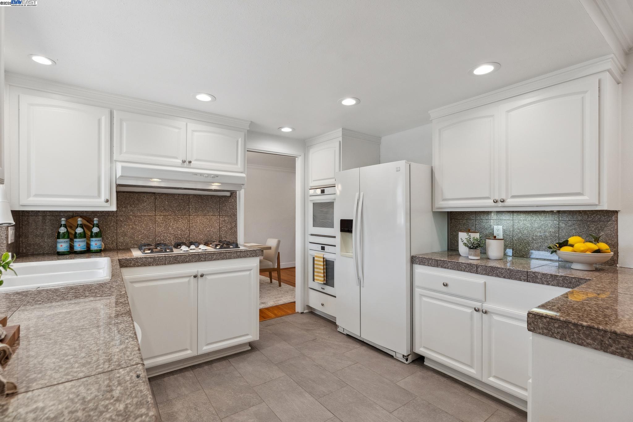 Detail Gallery Image 17 of 42 For 7391 Hansen Dr, Dublin,  CA 94568 - 3 Beds | 2 Baths