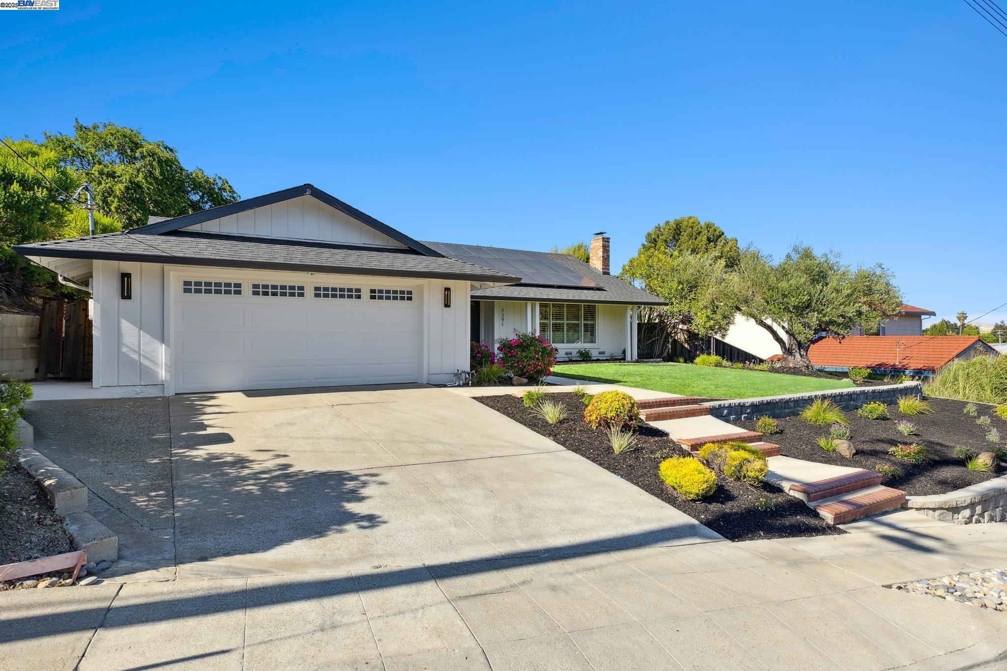 Detail Gallery Image 3 of 42 For 7391 Hansen Dr, Dublin,  CA 94568 - 3 Beds | 2 Baths