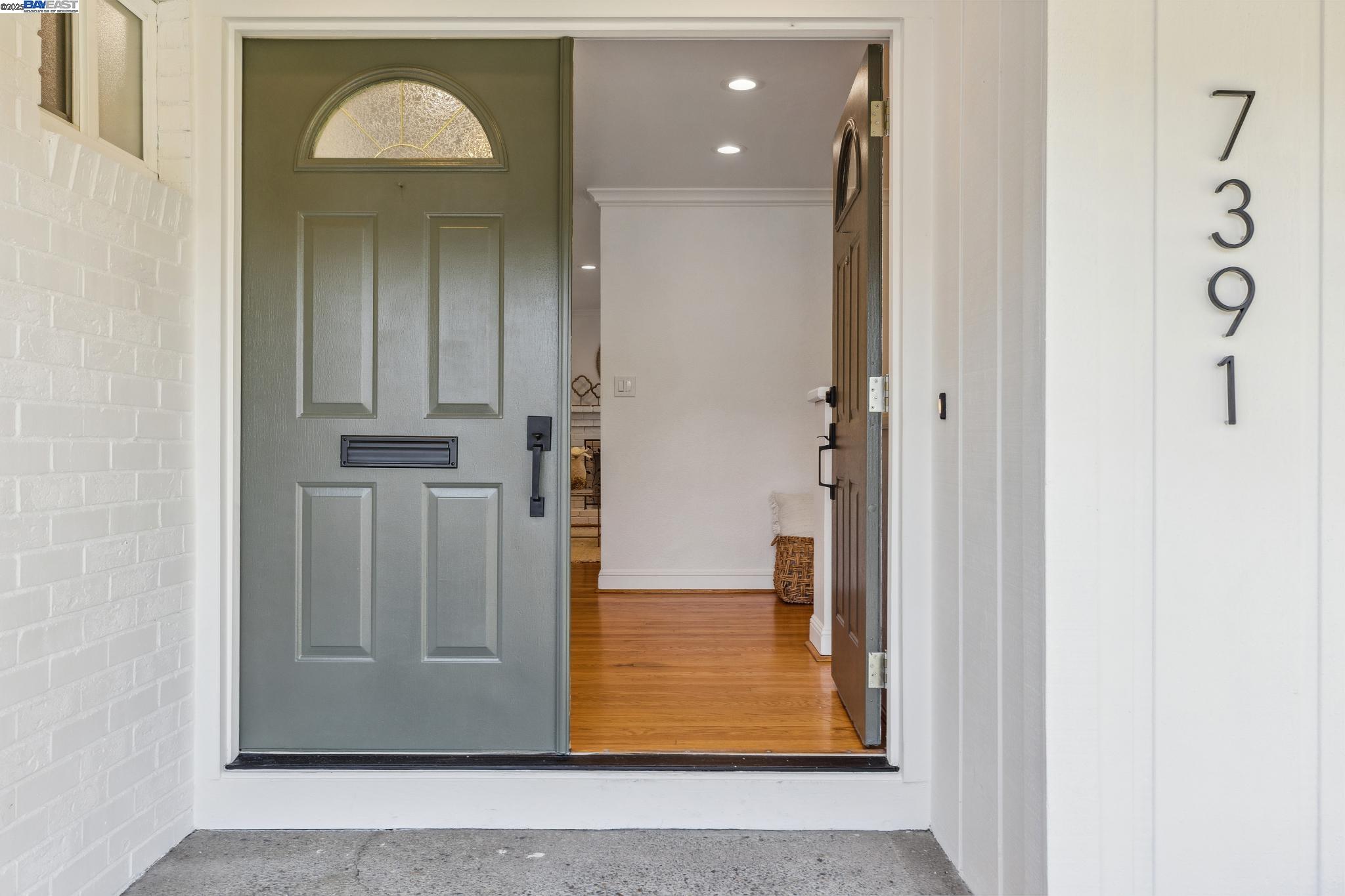 Detail Gallery Image 6 of 42 For 7391 Hansen Dr, Dublin,  CA 94568 - 3 Beds | 2 Baths