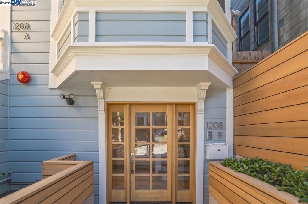 Detail Gallery Image 19 of 41 For 1208 Stanyan St, San Francisco,  CA 94117 - – Beds | – Baths