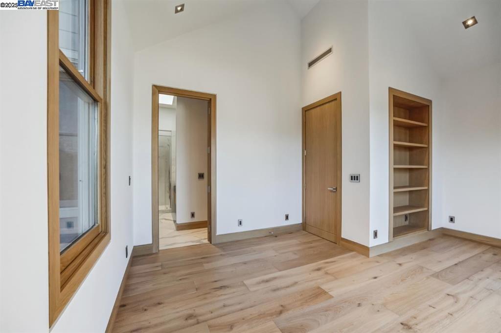 Detail Gallery Image 9 of 41 For 1208 Stanyan St, San Francisco,  CA 94117 - – Beds | – Baths