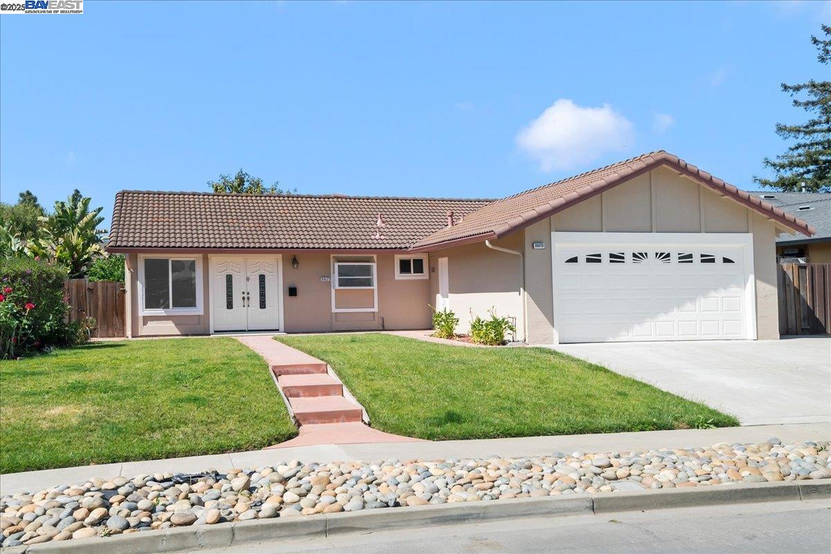Detail Gallery Image 1 of 21 For 35173 Windermere Dr, Newark,  CA 94560 - 3 Beds | 1 Baths