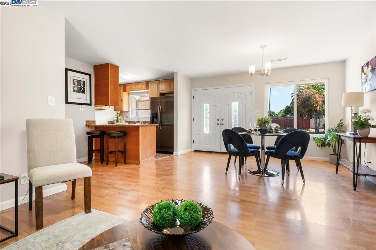 Detail Gallery Image 3 of 21 For 35173 Windermere Dr, Newark,  CA 94560 - 3 Beds | 1 Baths