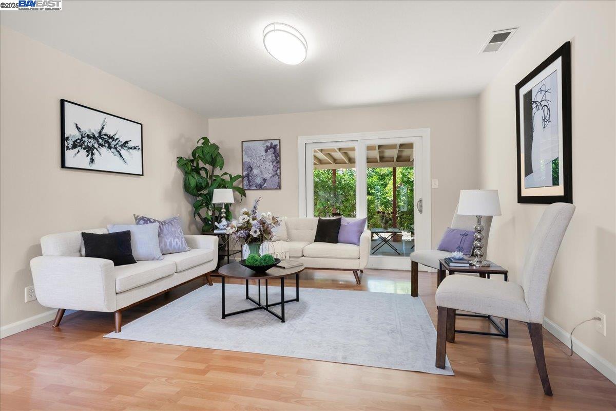 Detail Gallery Image 4 of 21 For 35173 Windermere Dr, Newark,  CA 94560 - 3 Beds | 1 Baths