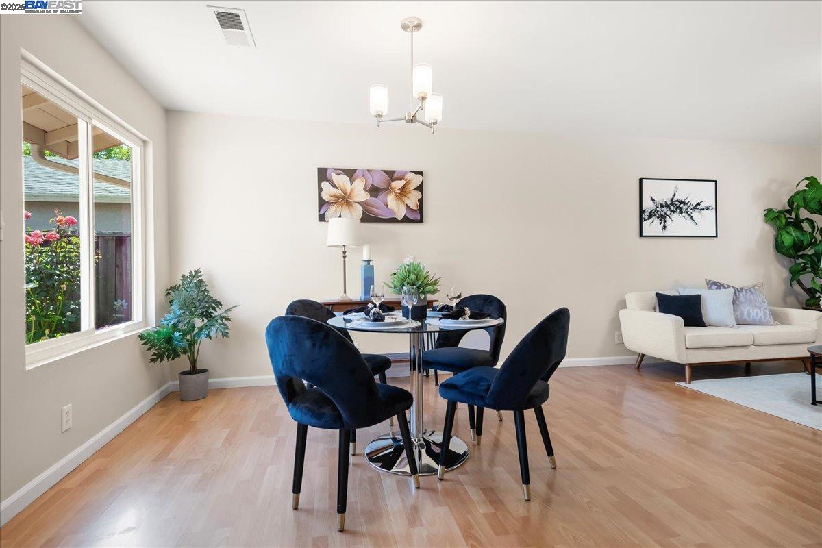 Detail Gallery Image 5 of 21 For 35173 Windermere Dr, Newark,  CA 94560 - 3 Beds | 1 Baths