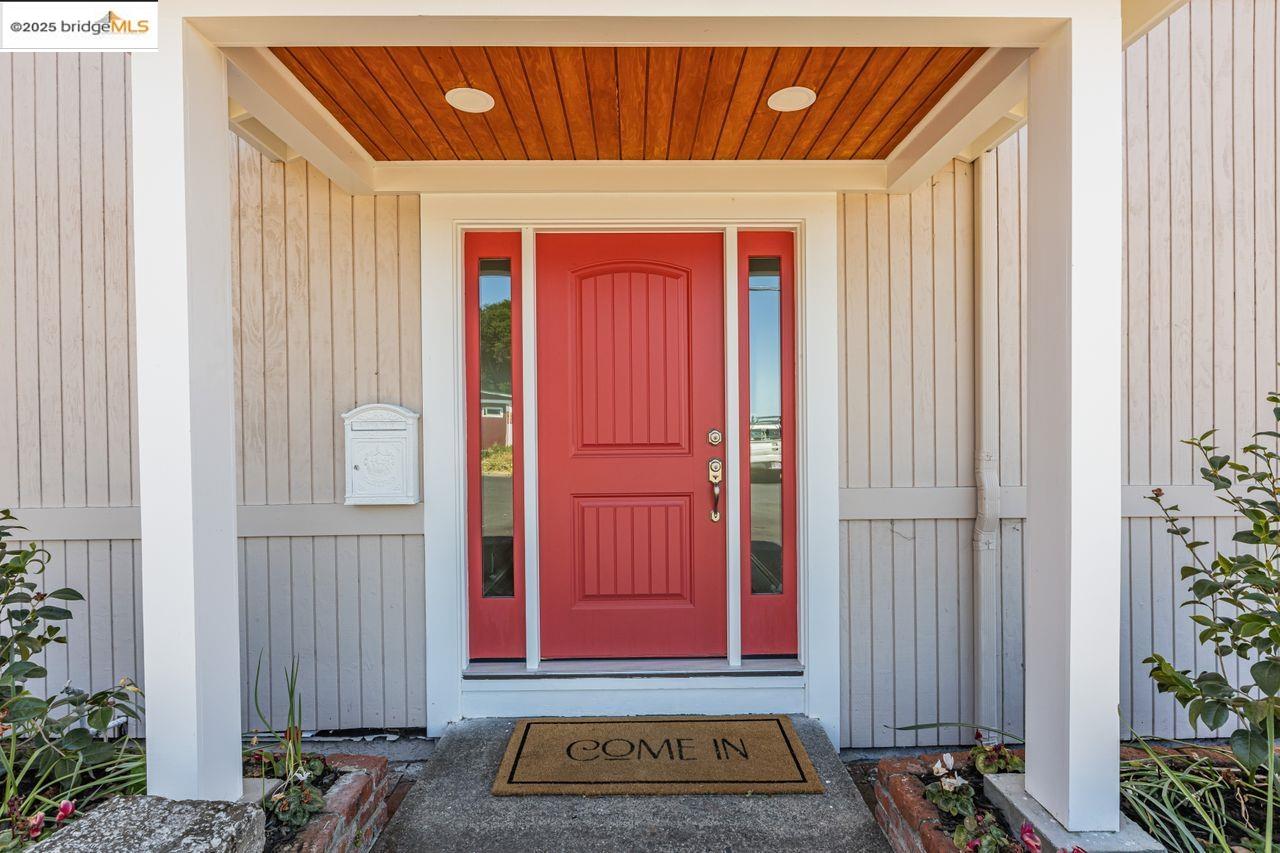 Detail Gallery Image 1 of 1 For 539 Golden Gate Ave, Richmond,  CA 94801 - 7 Beds | 5 Baths