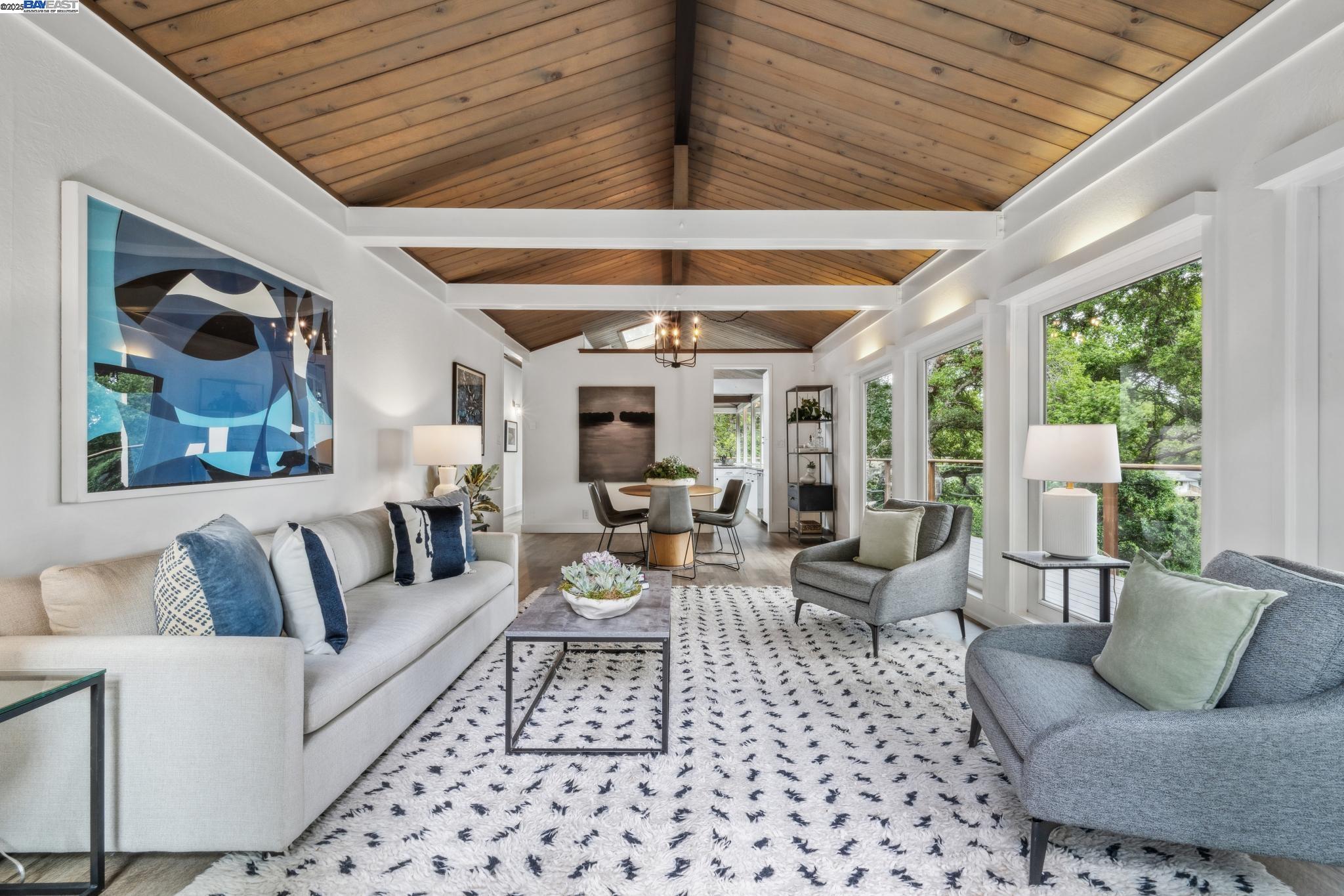 Detail Gallery Image 2 of 60 For 589 Tahos Road, Orinda,  CA 94563 - 4 Beds | 2/1 Baths
