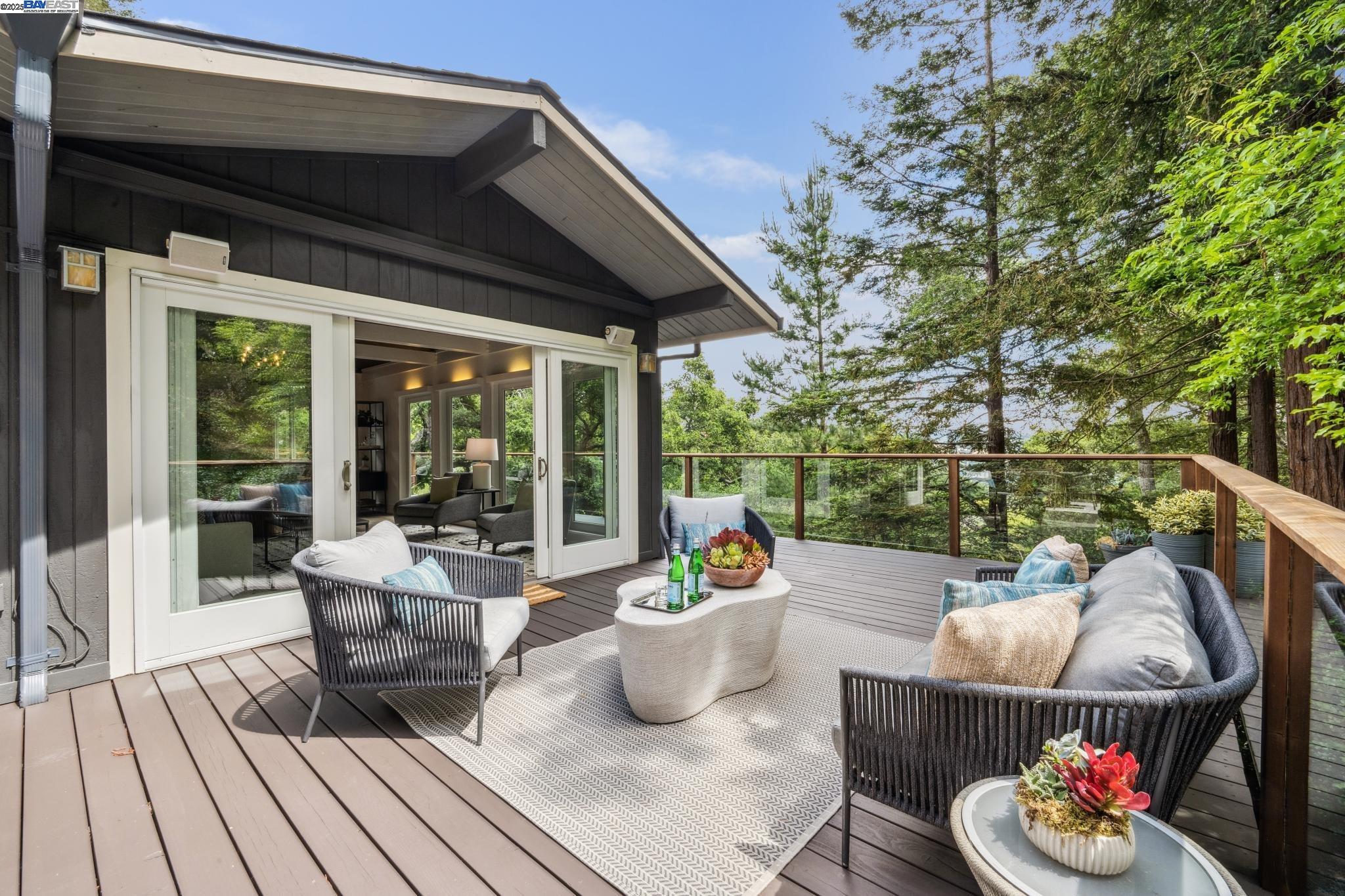 Detail Gallery Image 14 of 60 For 589 Tahos Road, Orinda,  CA 94563 - 4 Beds | 2/1 Baths