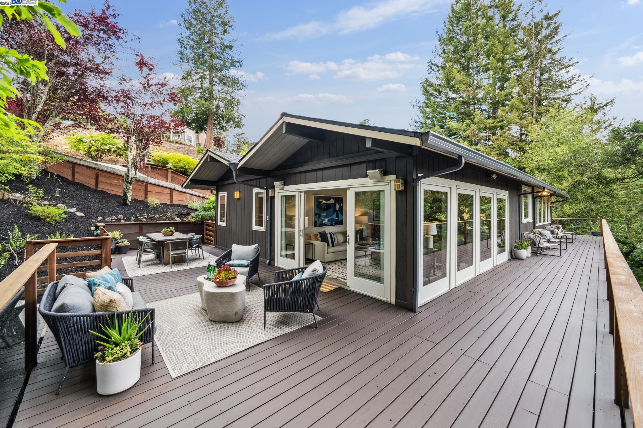 Detail Gallery Image 17 of 60 For 589 Tahos Road, Orinda,  CA 94563 - 4 Beds | 2/1 Baths