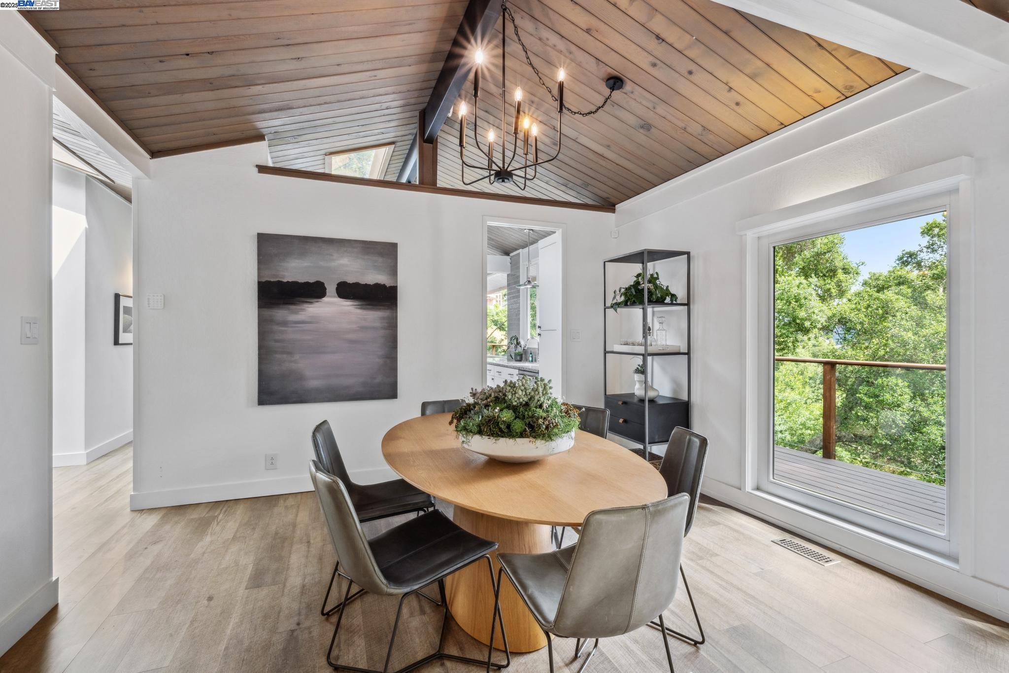 Detail Gallery Image 21 of 60 For 589 Tahos Road, Orinda,  CA 94563 - 4 Beds | 2/1 Baths