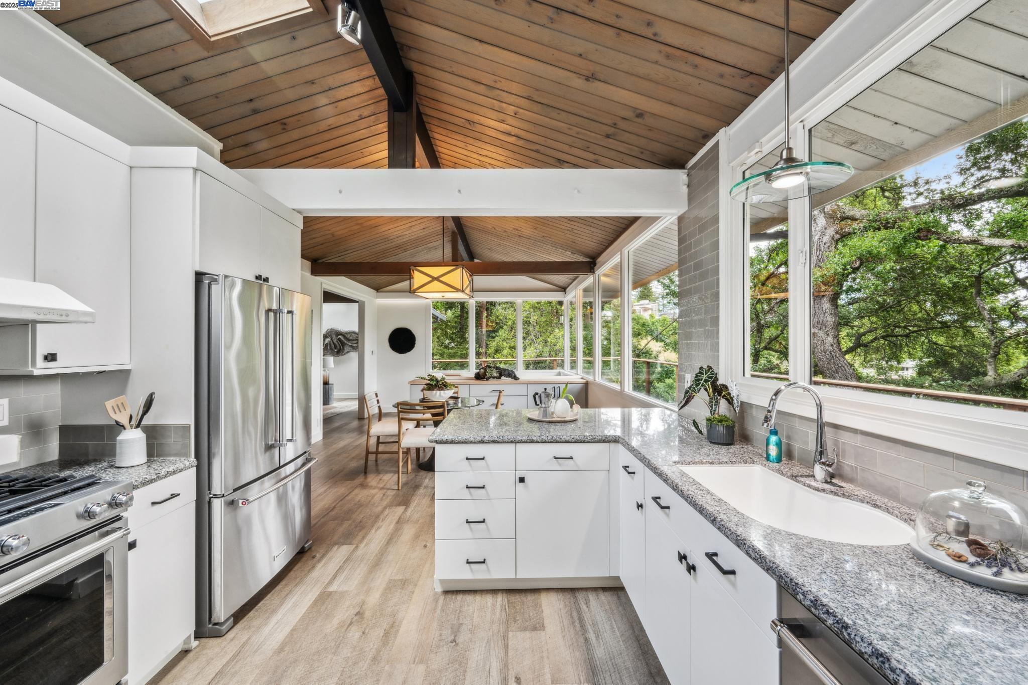 Detail Gallery Image 22 of 60 For 589 Tahos Road, Orinda,  CA 94563 - 4 Beds | 2/1 Baths
