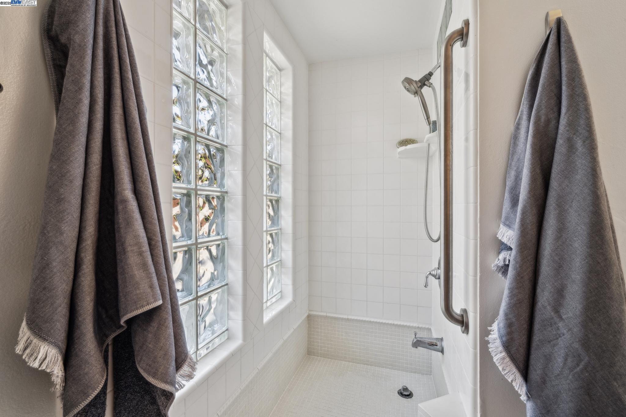 Detail Gallery Image 36 of 60 For 589 Tahos Road, Orinda,  CA 94563 - 4 Beds | 2/1 Baths