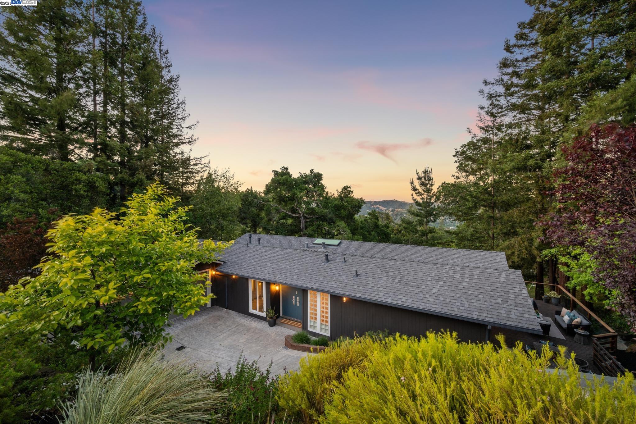 Detail Gallery Image 9 of 60 For 589 Tahos Road, Orinda,  CA 94563 - 4 Beds | 2/1 Baths