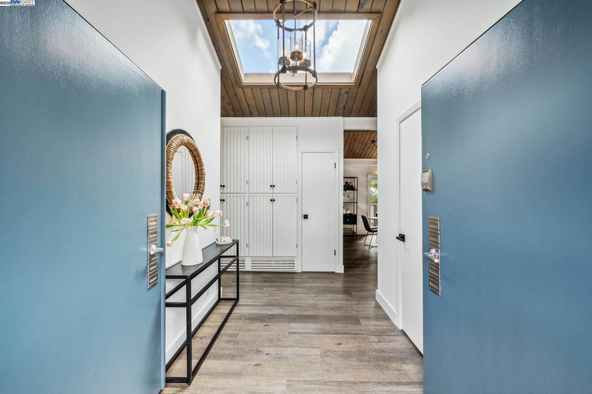 Detail Gallery Image 10 of 60 For 589 Tahos Road, Orinda,  CA 94563 - 4 Beds | 2/1 Baths