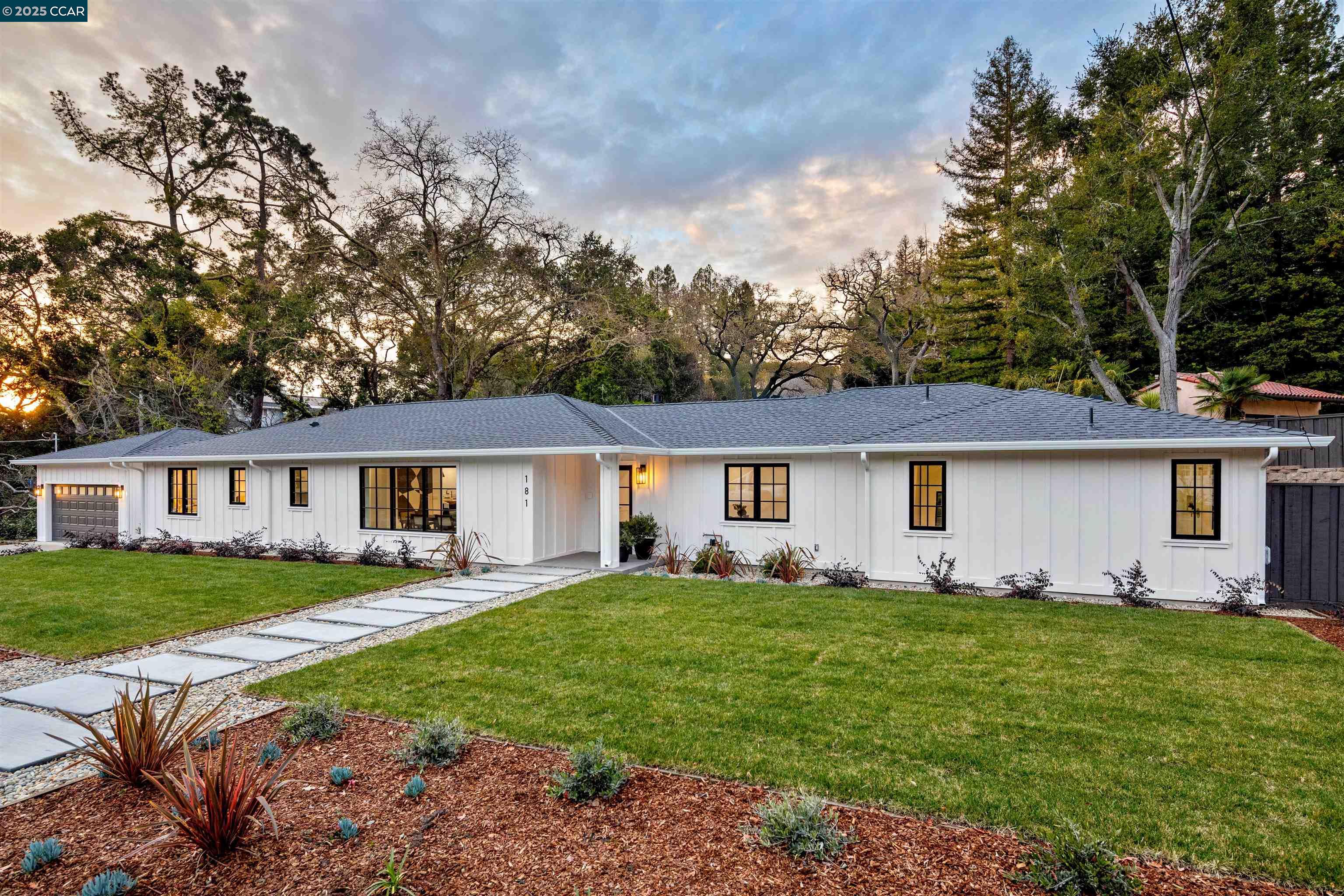 Detail Gallery Image 2 of 38 For 181 Lombardy Lane, Orinda,  CA 94563-1125 - 5 Beds | 4/1 Baths