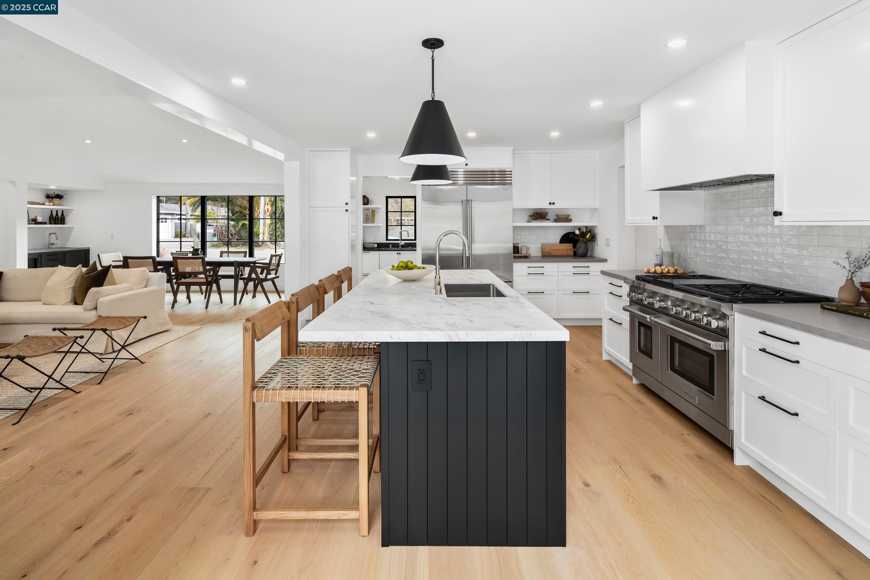Detail Gallery Image 14 of 38 For 181 Lombardy Lane, Orinda,  CA 94563-1125 - 5 Beds | 4/1 Baths