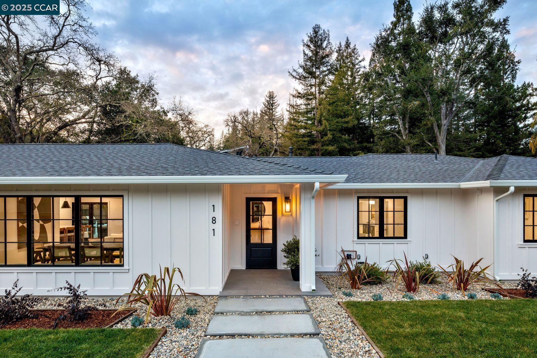 Detail Gallery Image 3 of 38 For 181 Lombardy Lane, Orinda,  CA 94563-1125 - 5 Beds | 4/1 Baths
