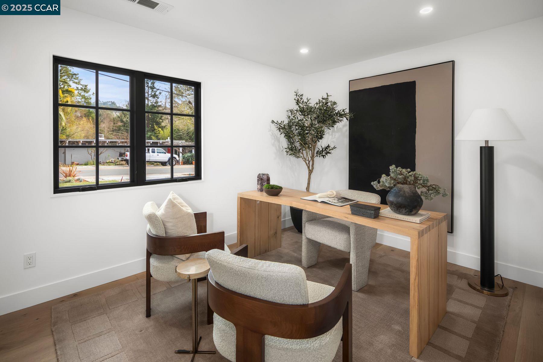 Detail Gallery Image 27 of 38 For 181 Lombardy Lane, Orinda,  CA 94563-1125 - 5 Beds | 4/1 Baths