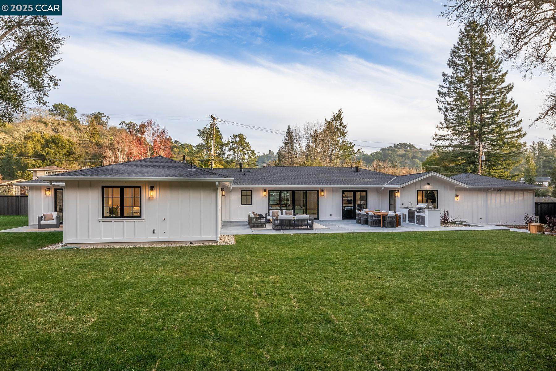 Detail Gallery Image 34 of 38 For 181 Lombardy Lane, Orinda,  CA 94563-1125 - 5 Beds | 4/1 Baths