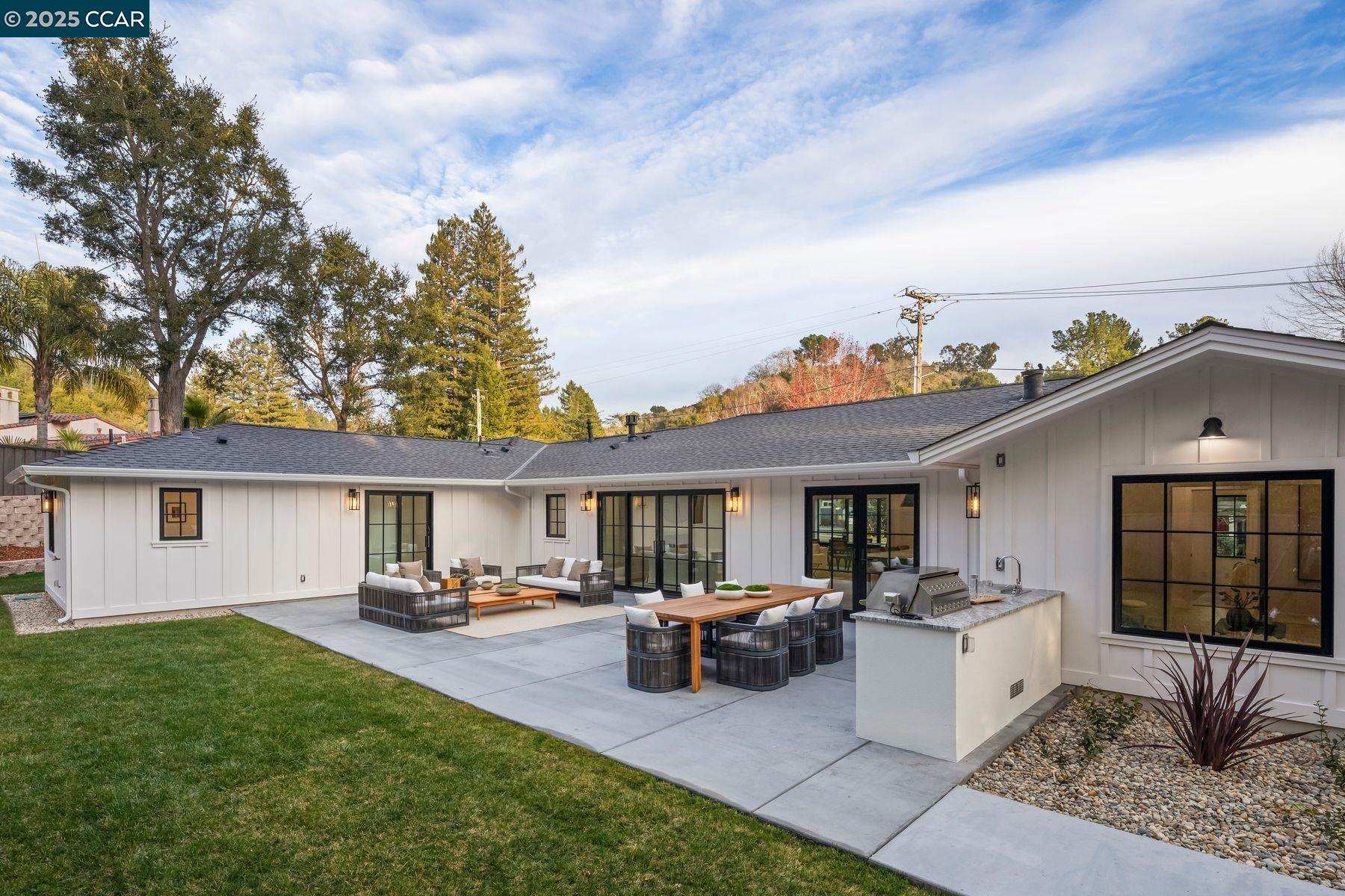 Detail Gallery Image 35 of 38 For 181 Lombardy Lane, Orinda,  CA 94563-1125 - 5 Beds | 4/1 Baths