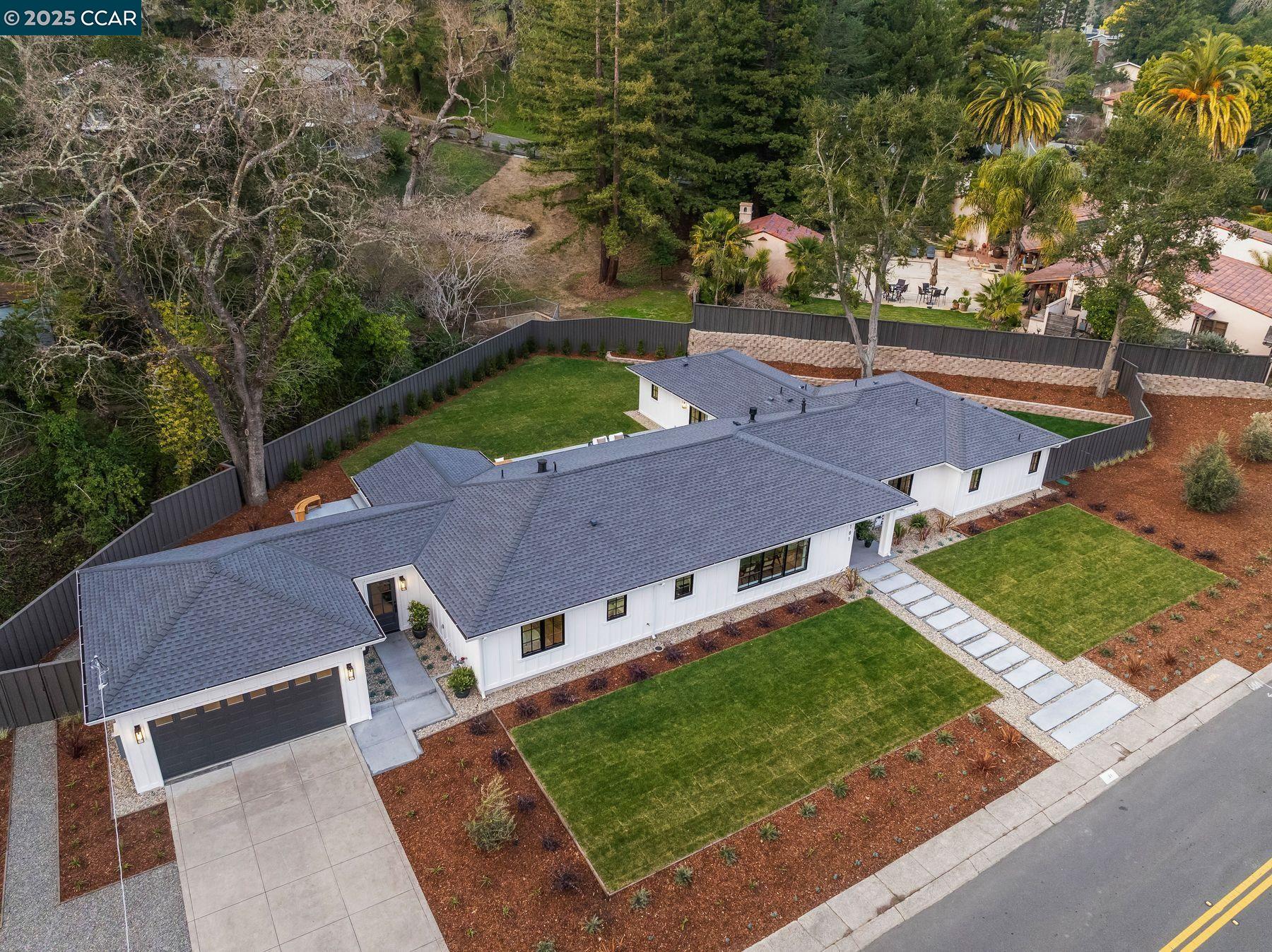 Detail Gallery Image 37 of 38 For 181 Lombardy Lane, Orinda,  CA 94563-1125 - 5 Beds | 4/1 Baths