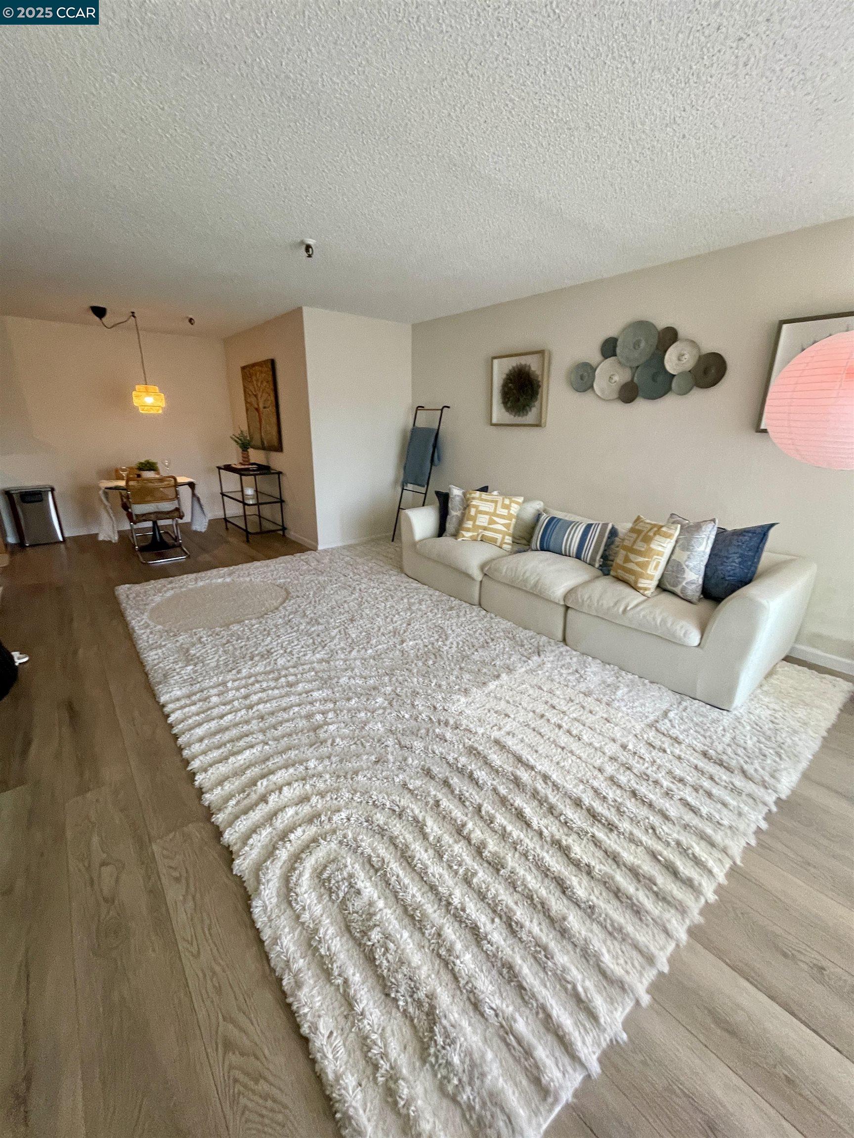 Detail Gallery Image 14 of 21 For 325 Lenox Ave #304,  Oakland,  CA 94610 - 1 Beds | 1 Baths