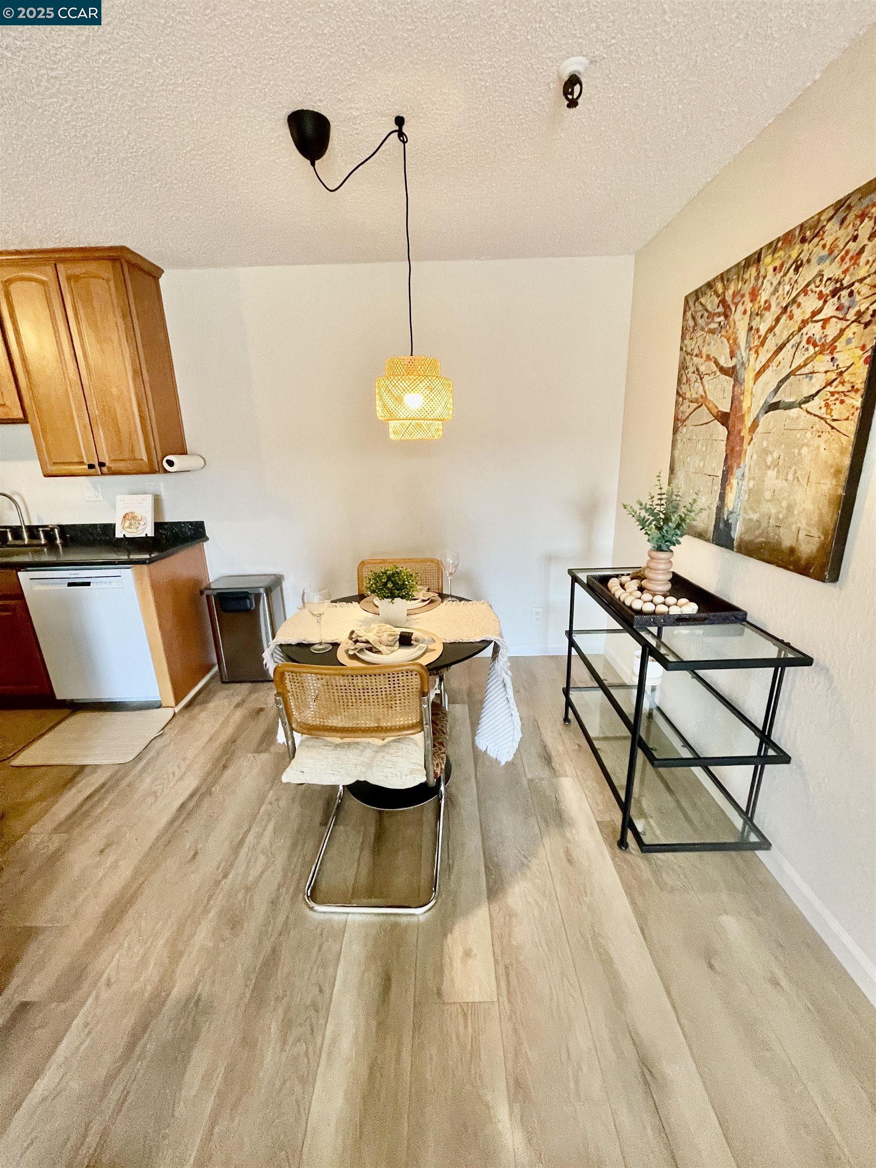 Detail Gallery Image 16 of 21 For 325 Lenox Ave #304,  Oakland,  CA 94610 - 1 Beds | 1 Baths