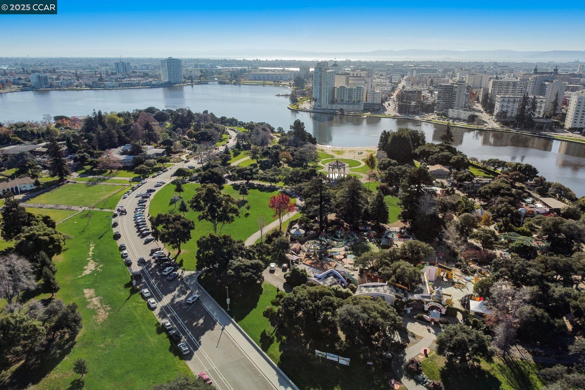 Detail Gallery Image 9 of 21 For 325 Lenox Ave #304,  Oakland,  CA 94610 - 1 Beds | 1 Baths