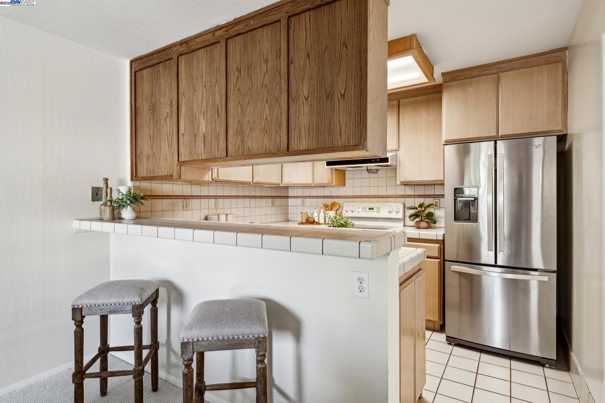 Detail Gallery Image 17 of 47 For 1142 Holly St, Alameda,  CA 94502 - 3 Beds | 2/1 Baths