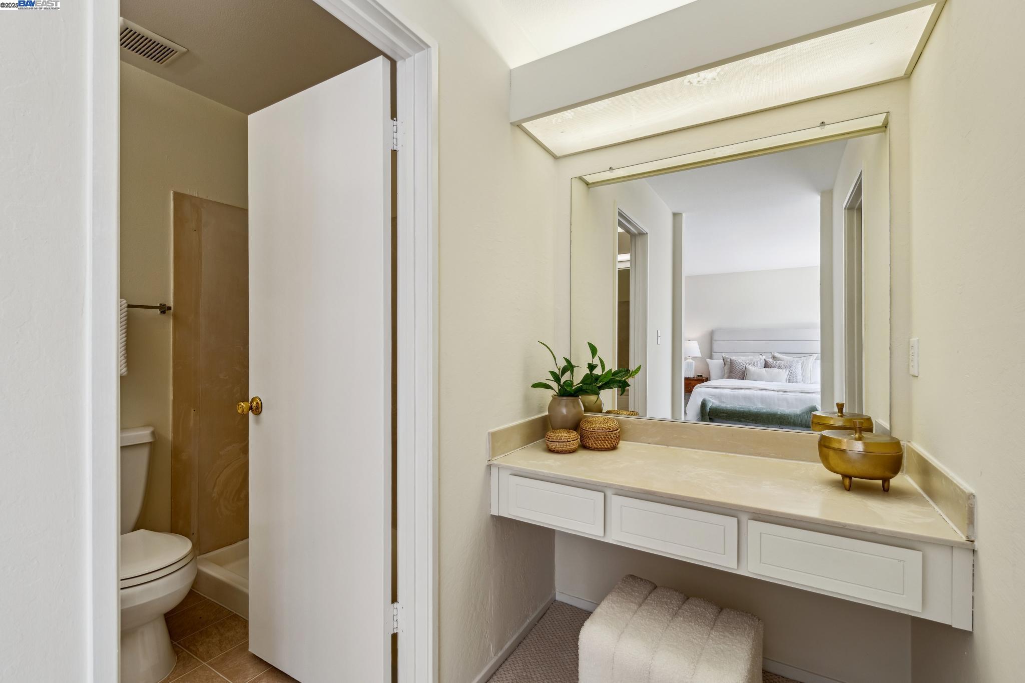 Detail Gallery Image 36 of 47 For 1142 Holly St, Alameda,  CA 94502 - 3 Beds | 2/1 Baths