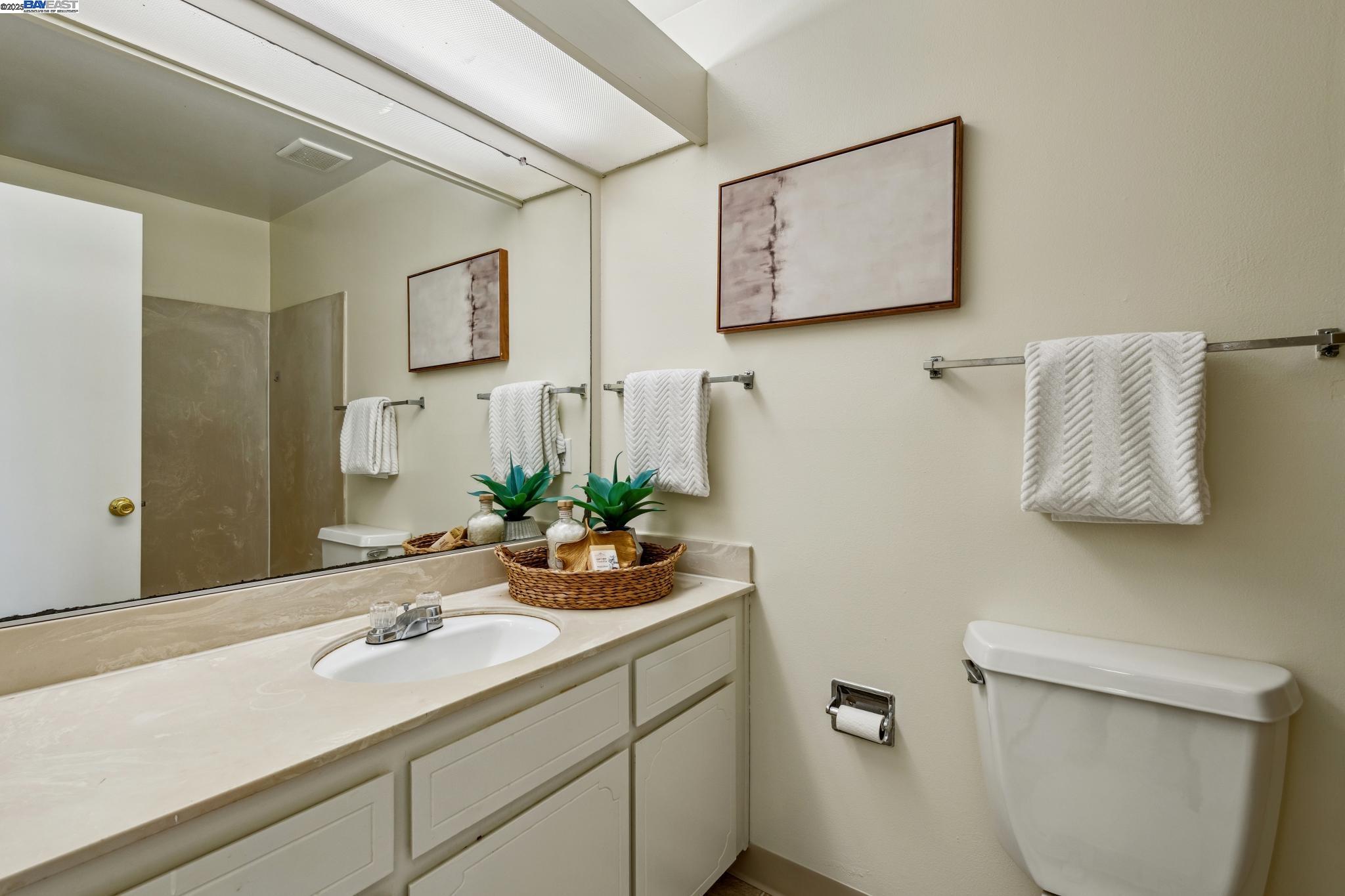 Detail Gallery Image 37 of 47 For 1142 Holly St, Alameda,  CA 94502 - 3 Beds | 2/1 Baths